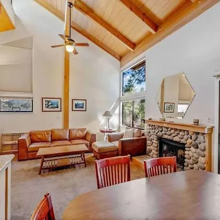 Alpine Retreat By Northstar Hot Tub & Shuttle Access Villa
